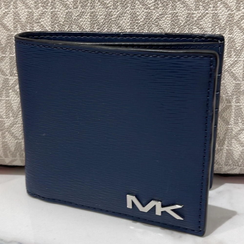 Michael Kors Cooper Billfold Wallet
Navy NWT